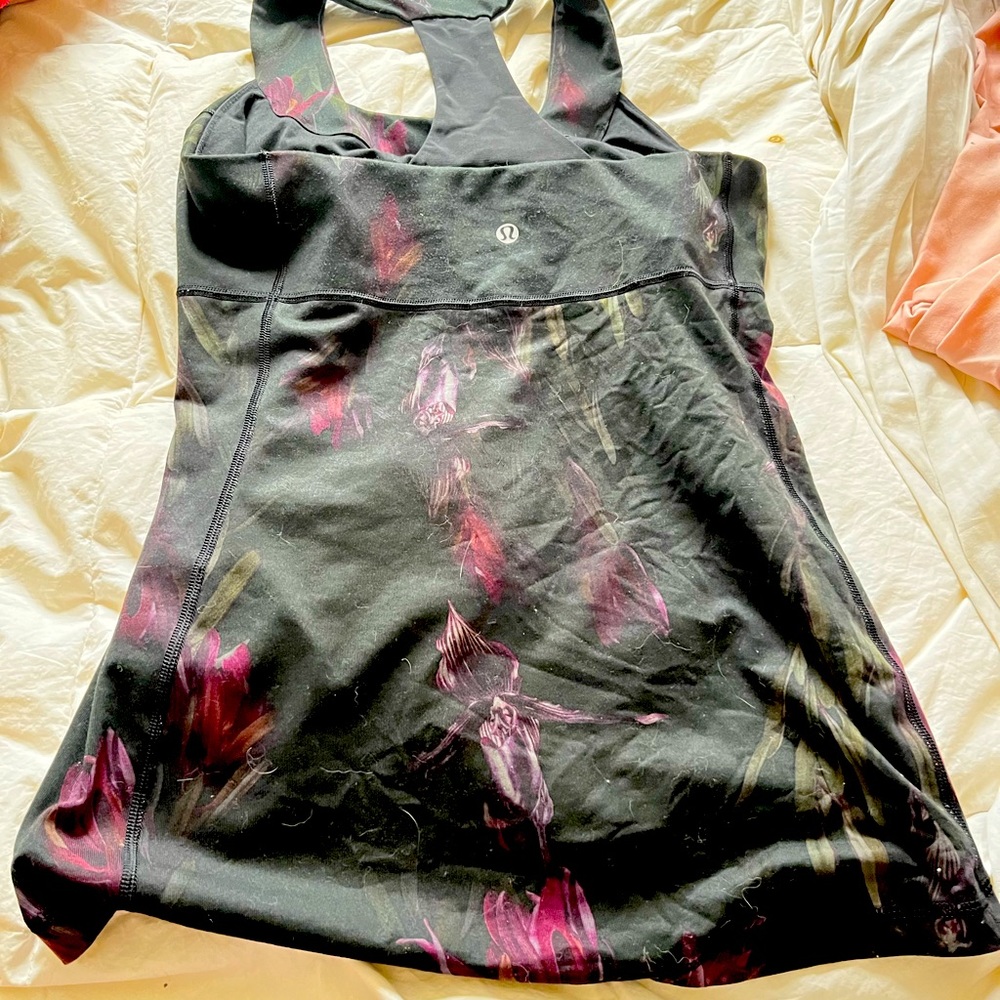 Lululemon top